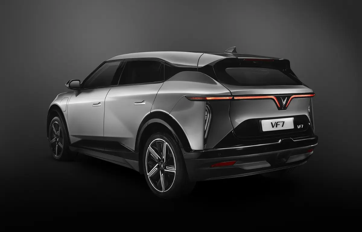 Vinfast VF7 high ground clearance EV